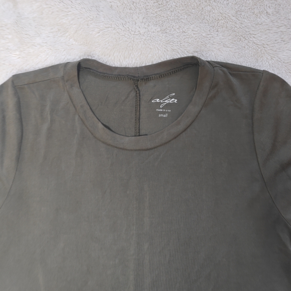 Alya Small Olive Green Embroidered Flower Knee-Length Mini Cap Sleeve‎ Dress - Picture 5 of 5